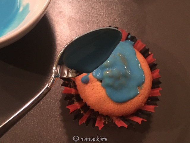 pinata-muffins-blauer-guss