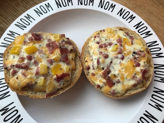 Pizzabrötchen Abendessen für Kinder